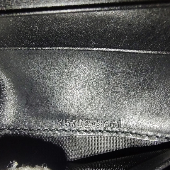 Gucci leather compact wallet w/box in GIFTABLE condition - Picture 11 of 11